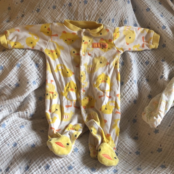 New born Footie onesies-set of 3 - Picture 2 of 9